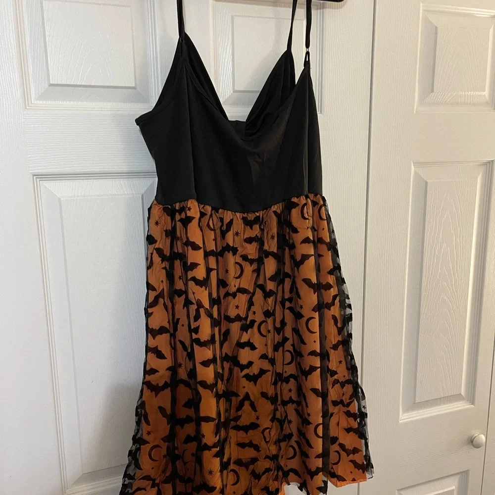 Halloween dress adjustable straps, black & orange with bats and moons. - Picture 5 of 7